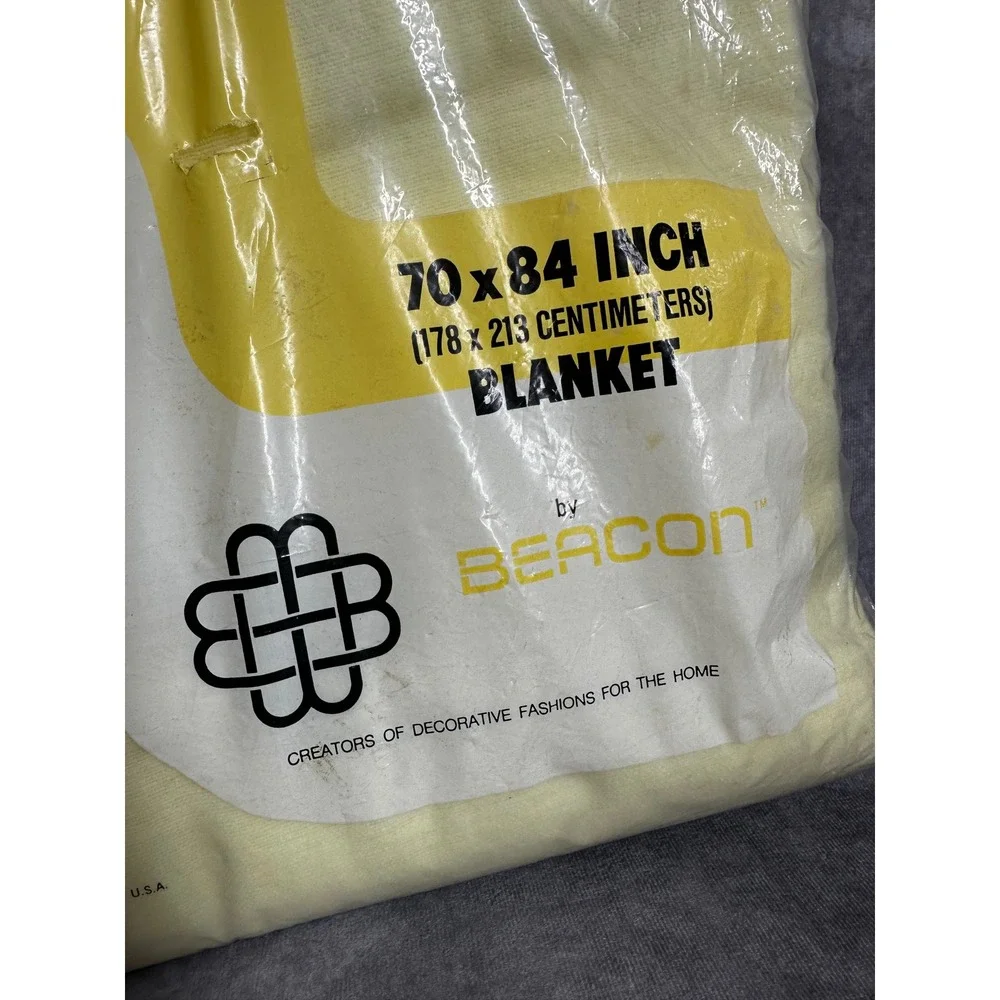 Vintage Beacon Dream Sheet Yellow Blanket 70x84 MCM‎ Made in USA New Old Stock